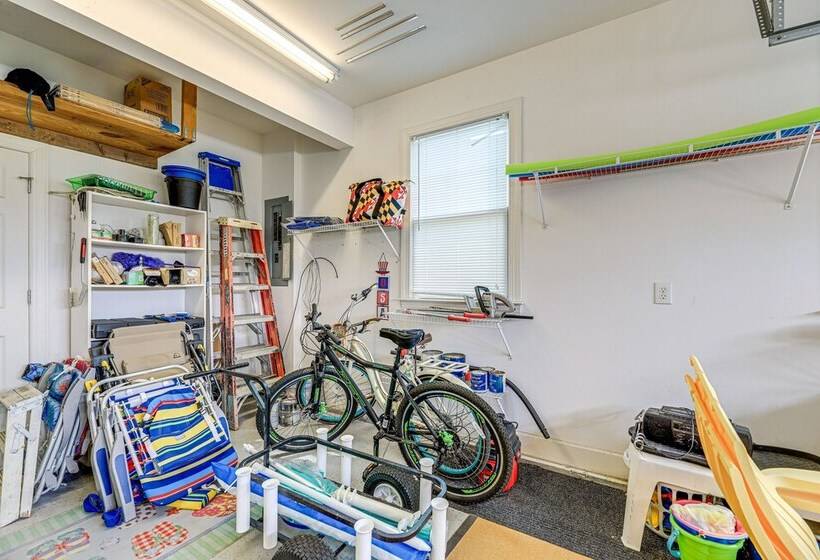 Atlantic Beach Retreat W/ 2 Decks: Steps To Beach!