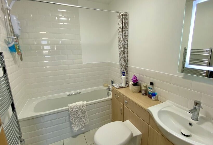 Beautiful, Private Farm Cottage In Anglesey