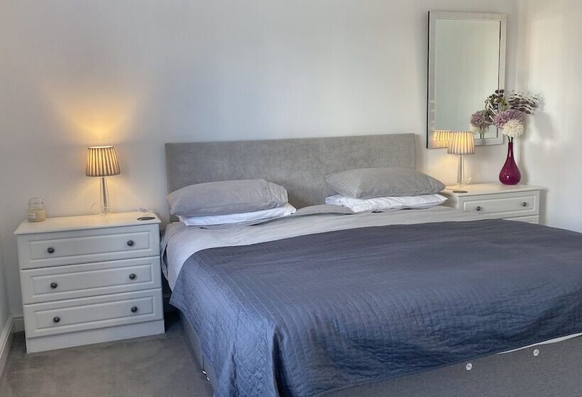 Beautiful, Private Farm Cottage In Anglesey