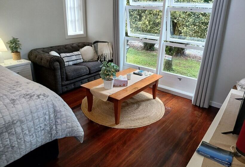 Bed and Breakfast Memory Lane Accommodation