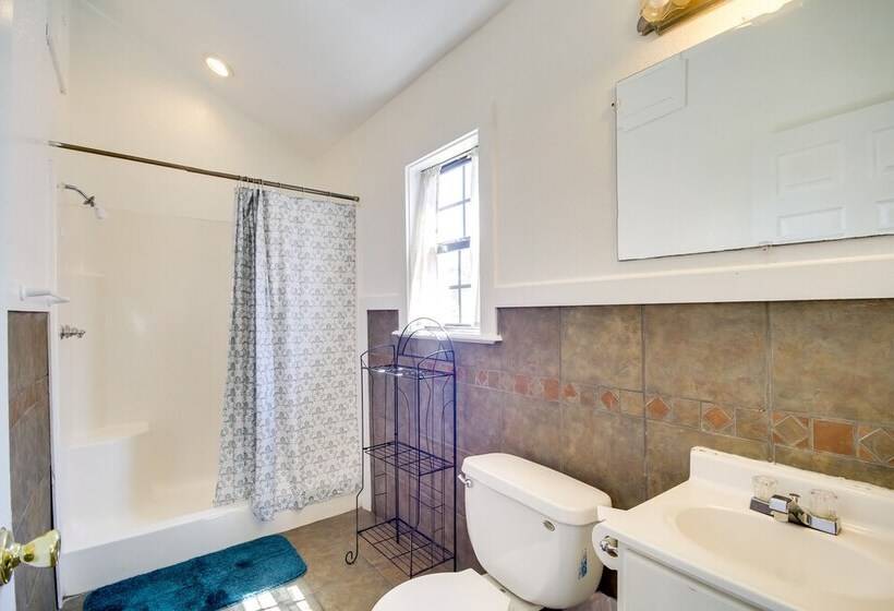 Biloxi Resort Cottage W/ Pool & Lake Access!
