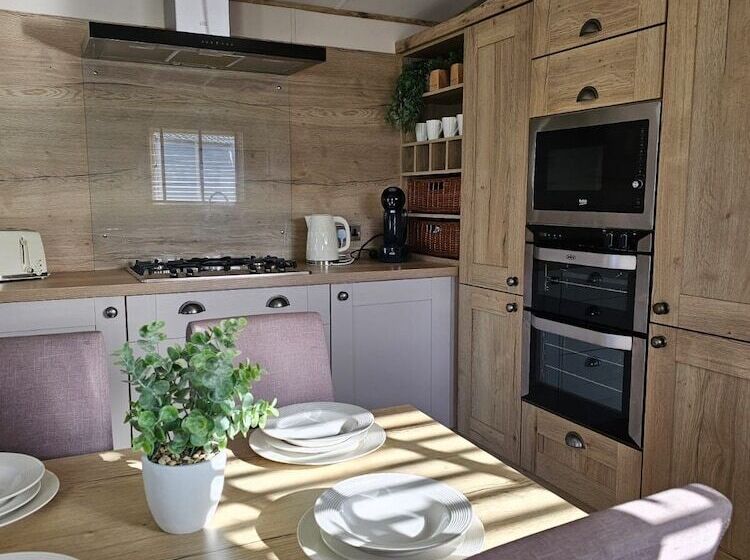 فندق Premium 2 Bedroom Caravan With Free Wifi