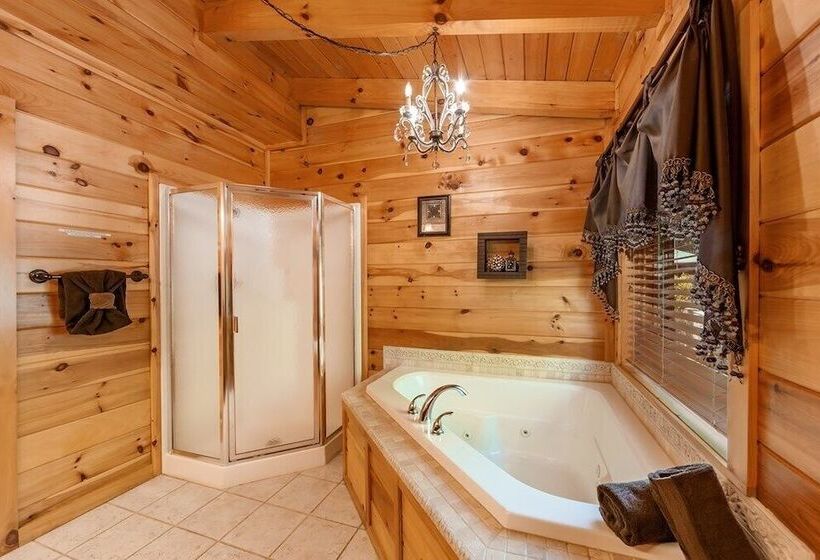 Legend Crest Lodge