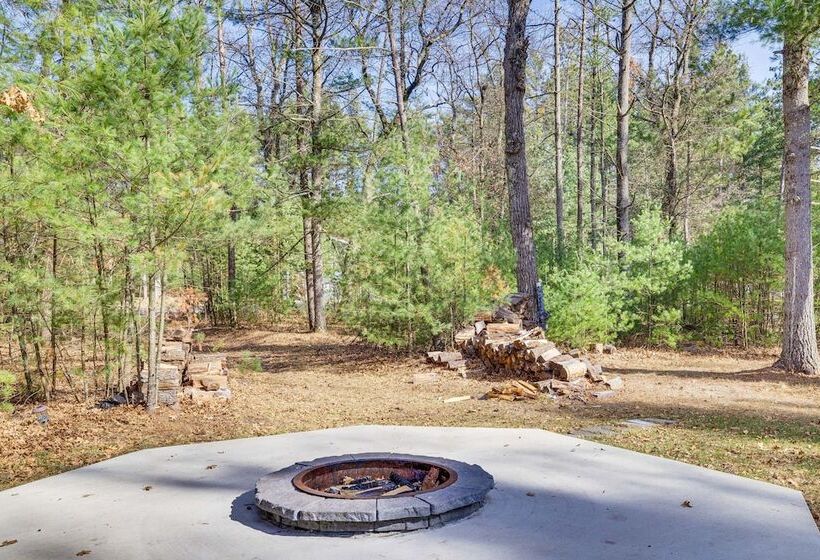 Merrillan Cabin W/ Fire Pit < 1 Mi To Lake Arbutus