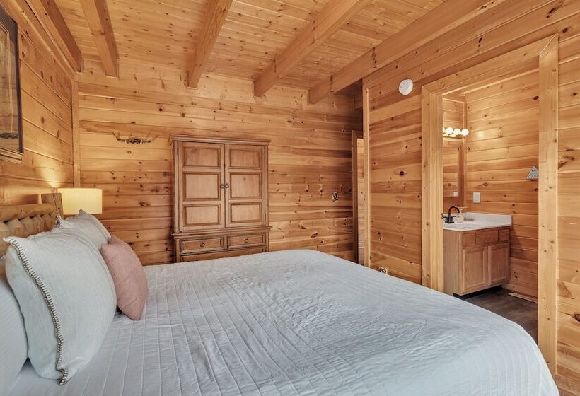Moosehead Lodge Fantastic Cabin At Lake Douglas!