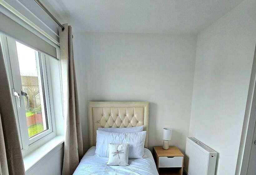 膳宿费 Family Home With Free Parking