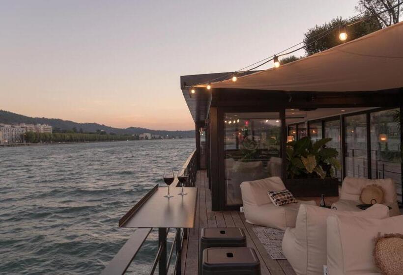 پانسیون La Peniche   Bed And Bicycle   Aigues Mortes