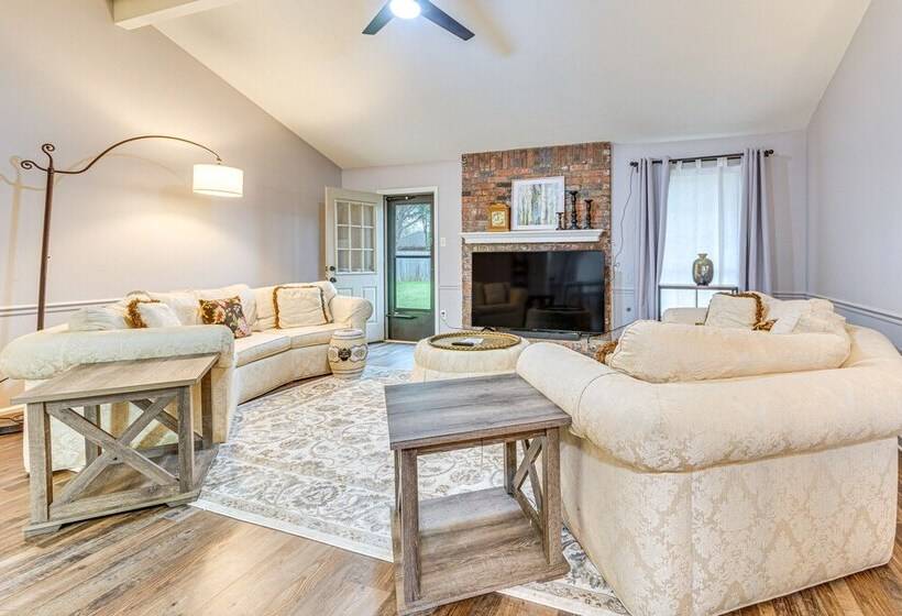 Pet Friendly Conway Home: 1 Mi To Hendrix College!