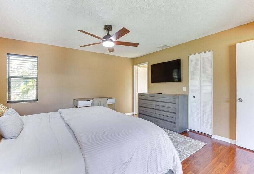 Near Beaches: Pet Friendly Sunrise Escape W/ Patio