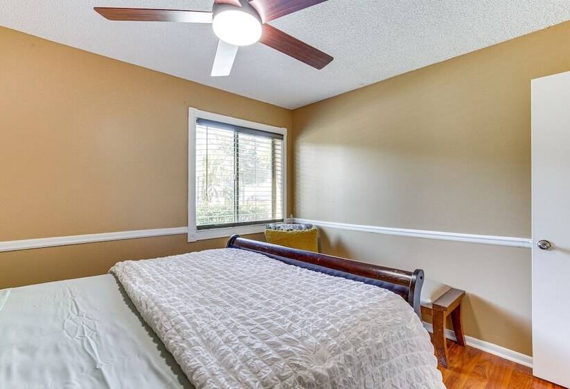 Near Beaches: Pet Friendly Sunrise Escape W/ Patio