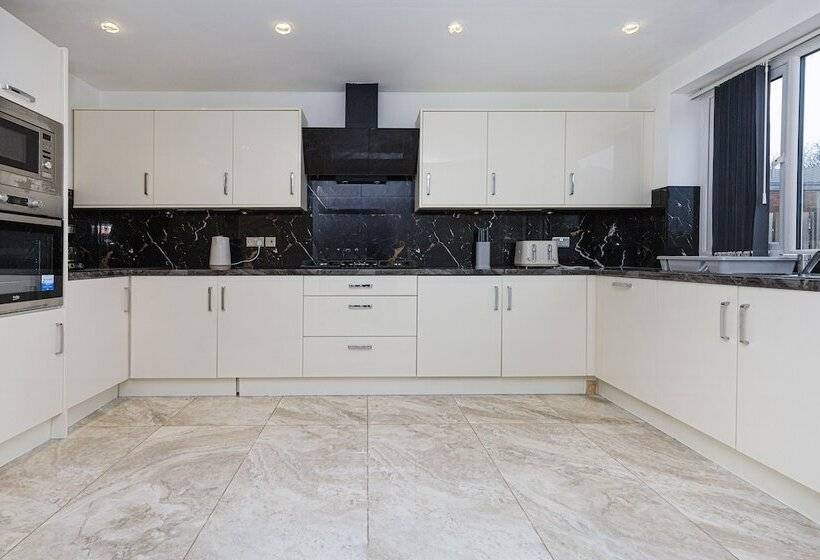 住所  New Build 4 Bed Det House In Yorkshire Nr Leeds