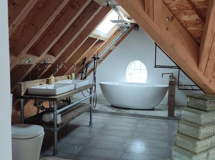 Резиденция Remarkable 7 Bed House In London