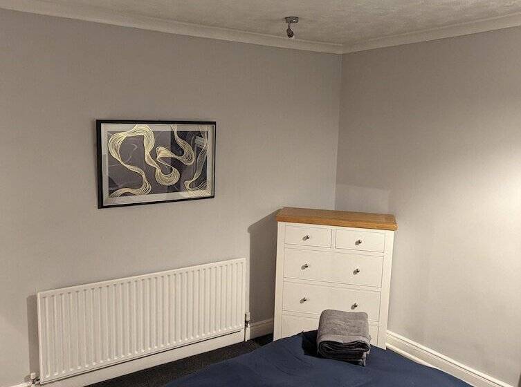 レジデンス 2 Bed House   Garden & Excellent Wifi