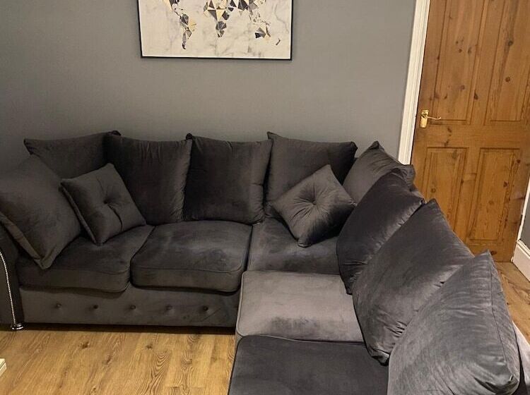 レジデンス 2 Bed House   Garden & Excellent Wifi