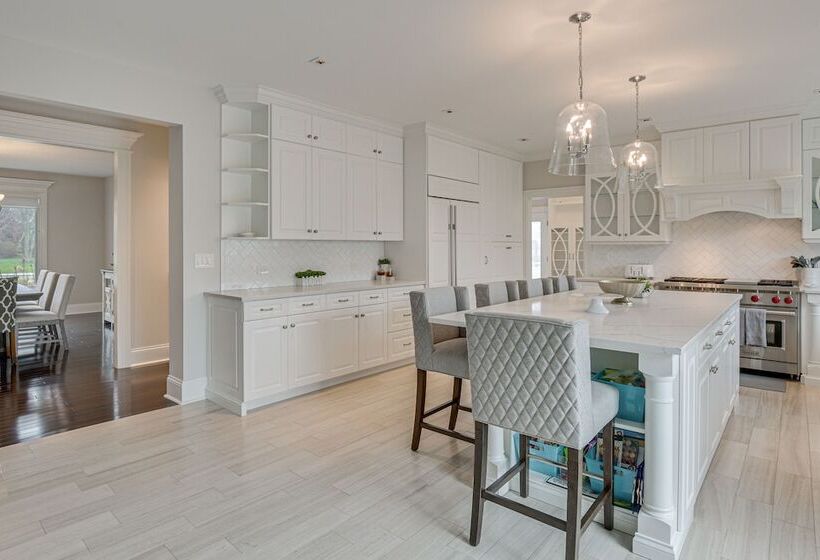 Spacious Inverness Home ~ 36 Mi To Chicago!