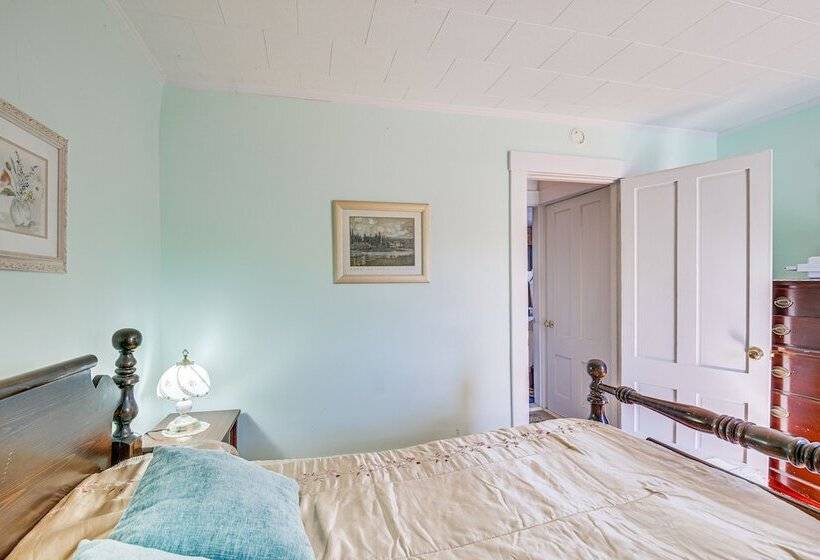 Spacious Round Pond House W/ On Site Trail Access!