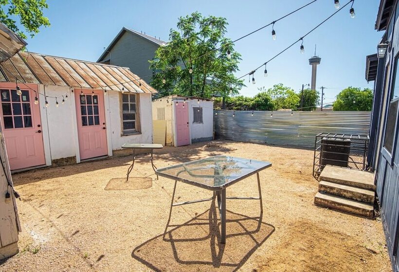 Stunning 3br/2ba Haven In Downtown S Heart