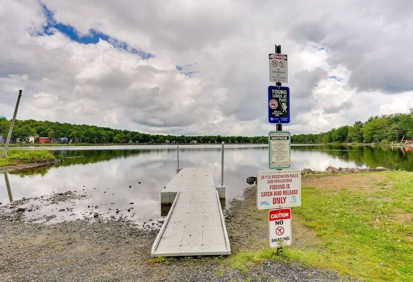 Tobyhanna Home W/ Fire Pit: 1 Mi To Lake Carobeth!