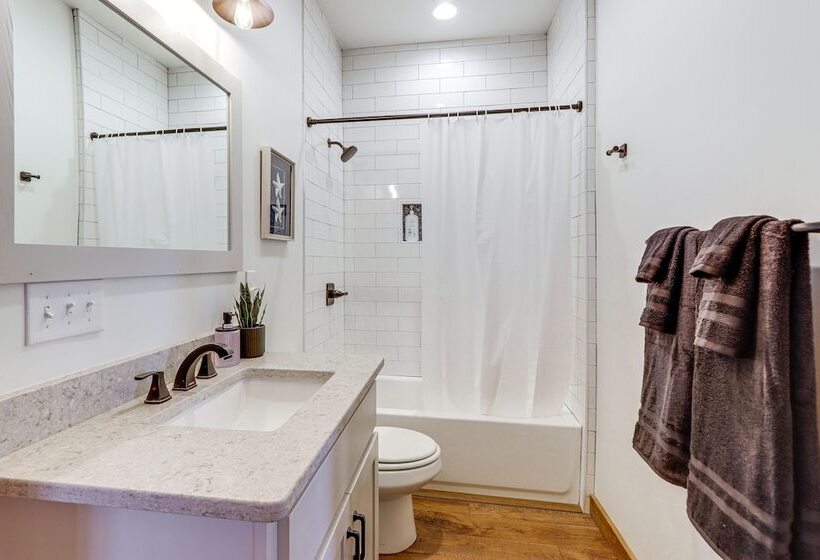 Upscale Ellijay Cottage W/ Private Hot Tub & Grill