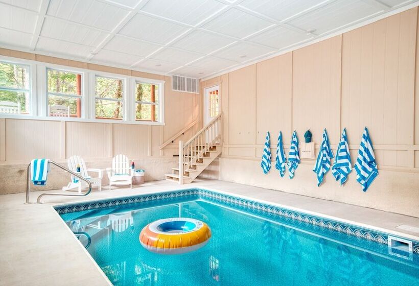 Bluestem By Avantstay Incredible Views W/ Large Balcony & Indoor Pool!