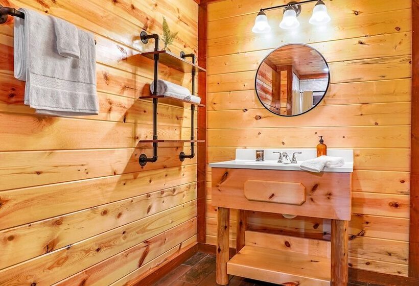 Daybreak By Avantstay Sleeps 18 Cabin + Pool/spa
