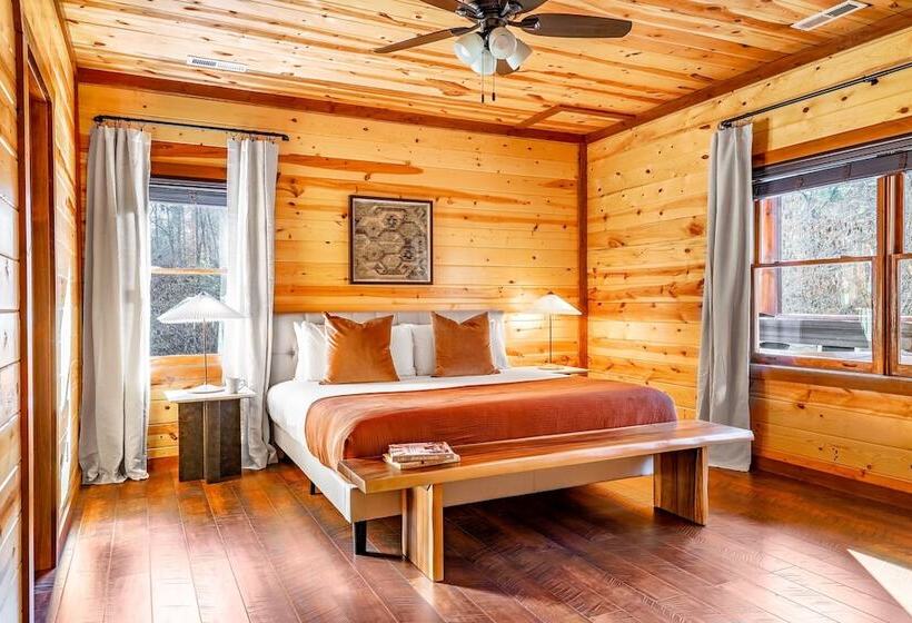 Daybreak By Avantstay Sleeps 18 Cabin + Pool/spa