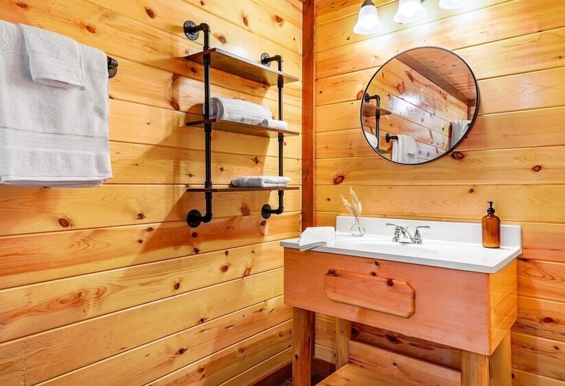 Daybreak By Avantstay Sleeps 18 Cabin + Pool/spa