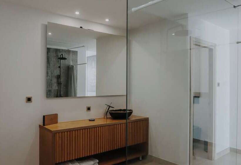 هتل Black Amber Boutique