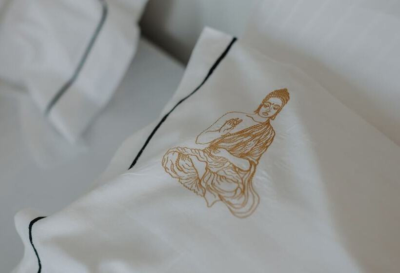 هتل Black Amber Boutique