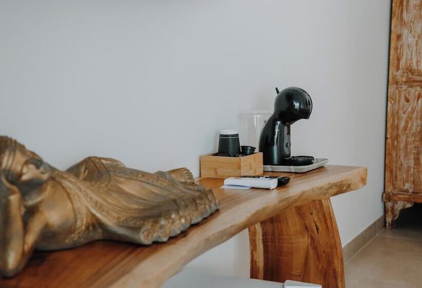 هتل Black Amber Boutique