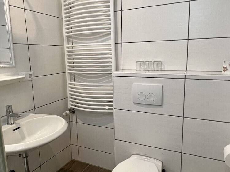 هتل Neo Cologne Bonn Airport