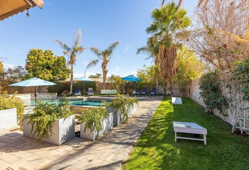 Larrea By Avantstay Luxurious Oasis W/ Pool & Hot Tub!