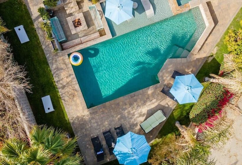 Larrea By Avantstay Luxurious Oasis W/ Pool & Hot Tub!
