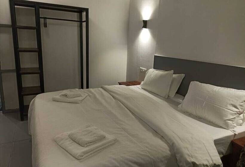 فندق Agonda Beach Chalets