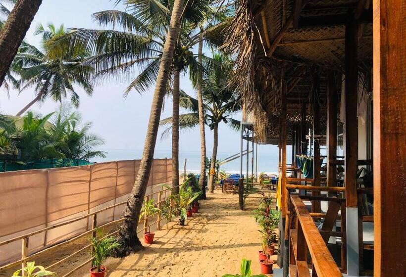 فندق Agonda Beach Chalets