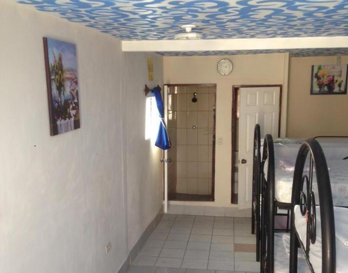 هاستل Hostal Brisas Y Olas