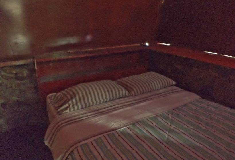 مبيت وإفطار Fireside Inn And Grill