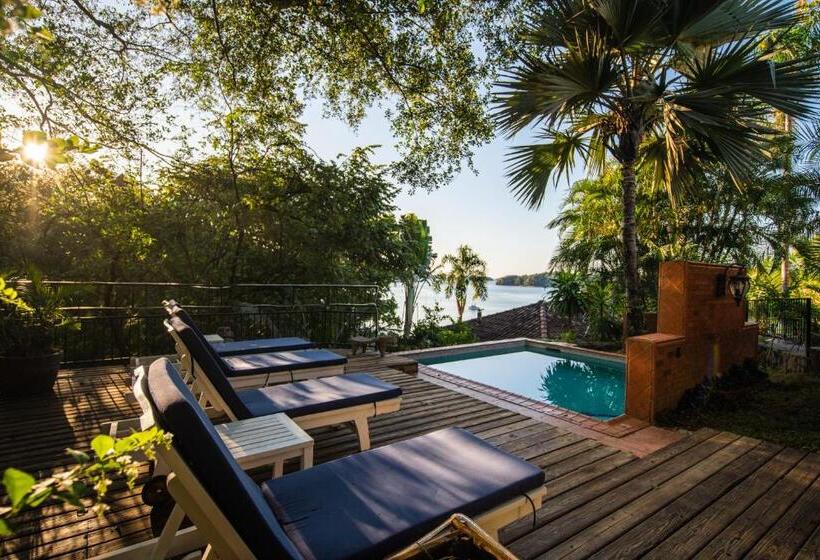 مبيت وإفطار Seagull Cove Resort