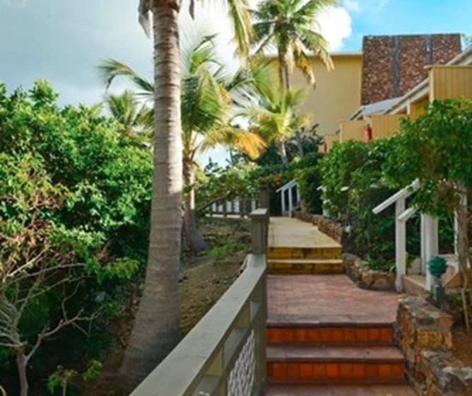 استراحتگاه Lindbergh Bay
