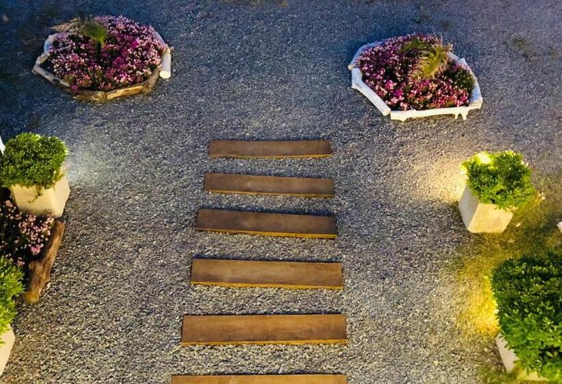 Unique Hotel & Suites