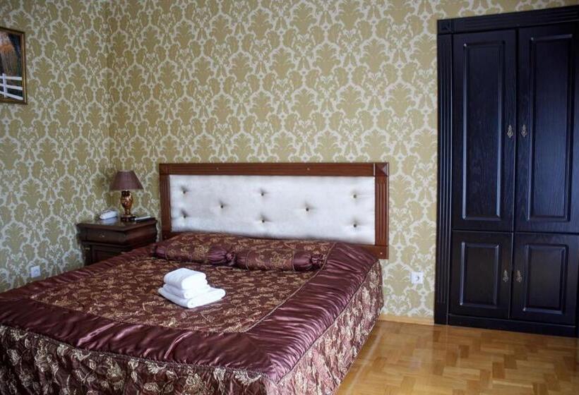 مبيت وإفطار Garden Hall
