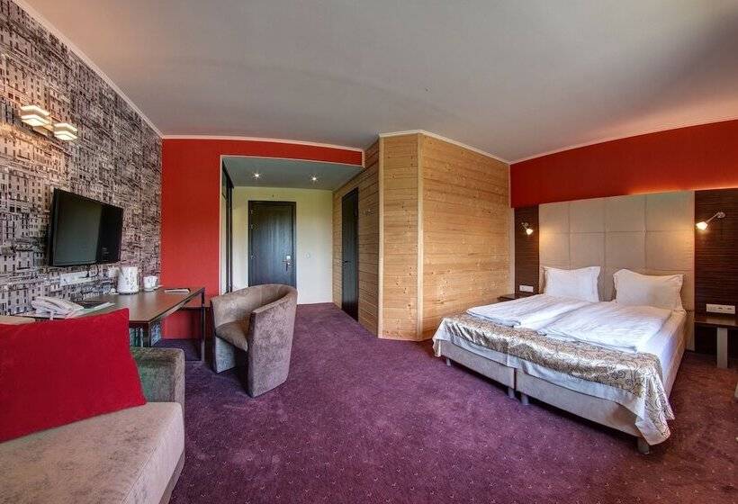هتل F&b Spa Resort