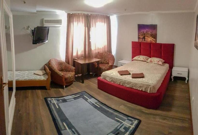 فندق Leoton Chernivtsi