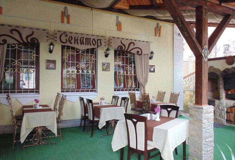 فندق &restaurant Senator