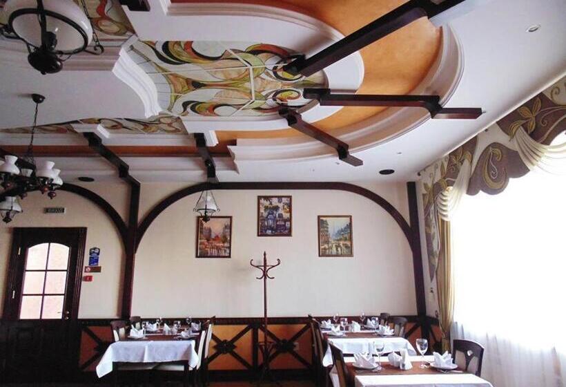 فندق &restaurant Senator