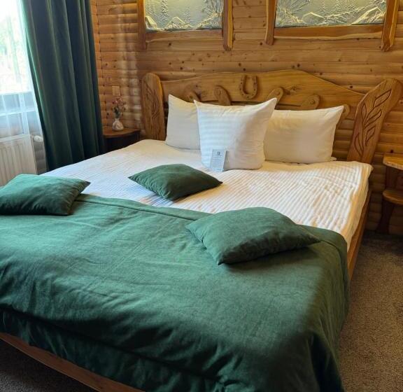 Stara Pravda Hotel   History