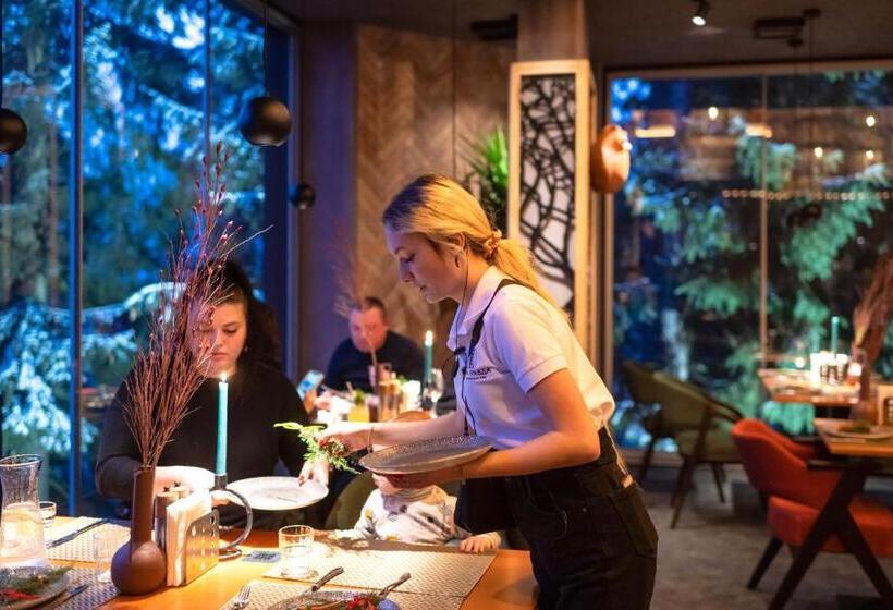 Stara Pravda Hotel   History