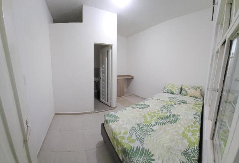 פנסיון Family House Cn
