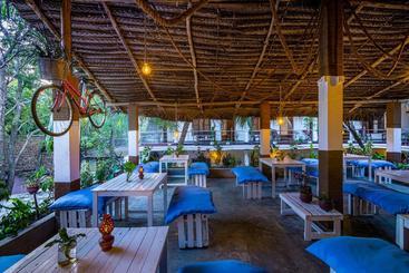 Arugambay Resort