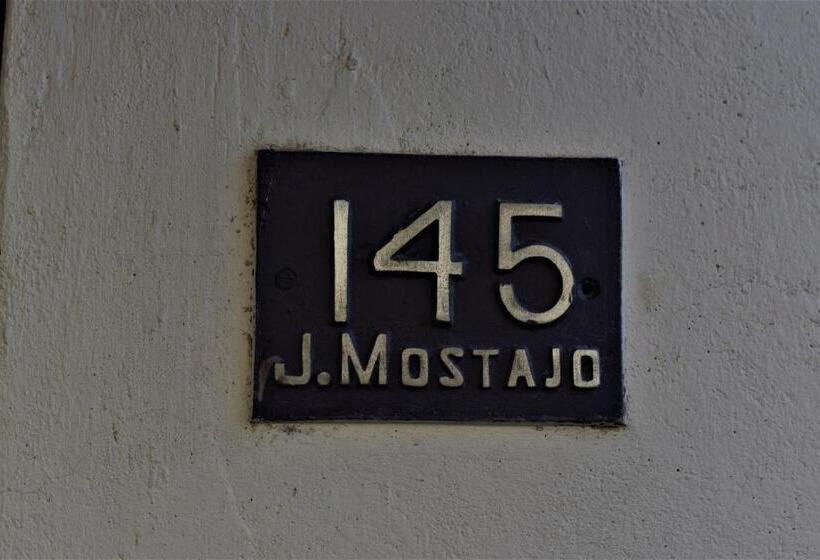 تختخواب و صبحانه La Selenita